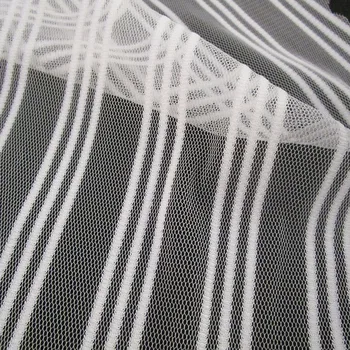 Klasické vysoko kvalitné stereoskopické prúžok oka tylu čipky textílie módny návrhár šitie odevov čierna biela transparentná handričkou